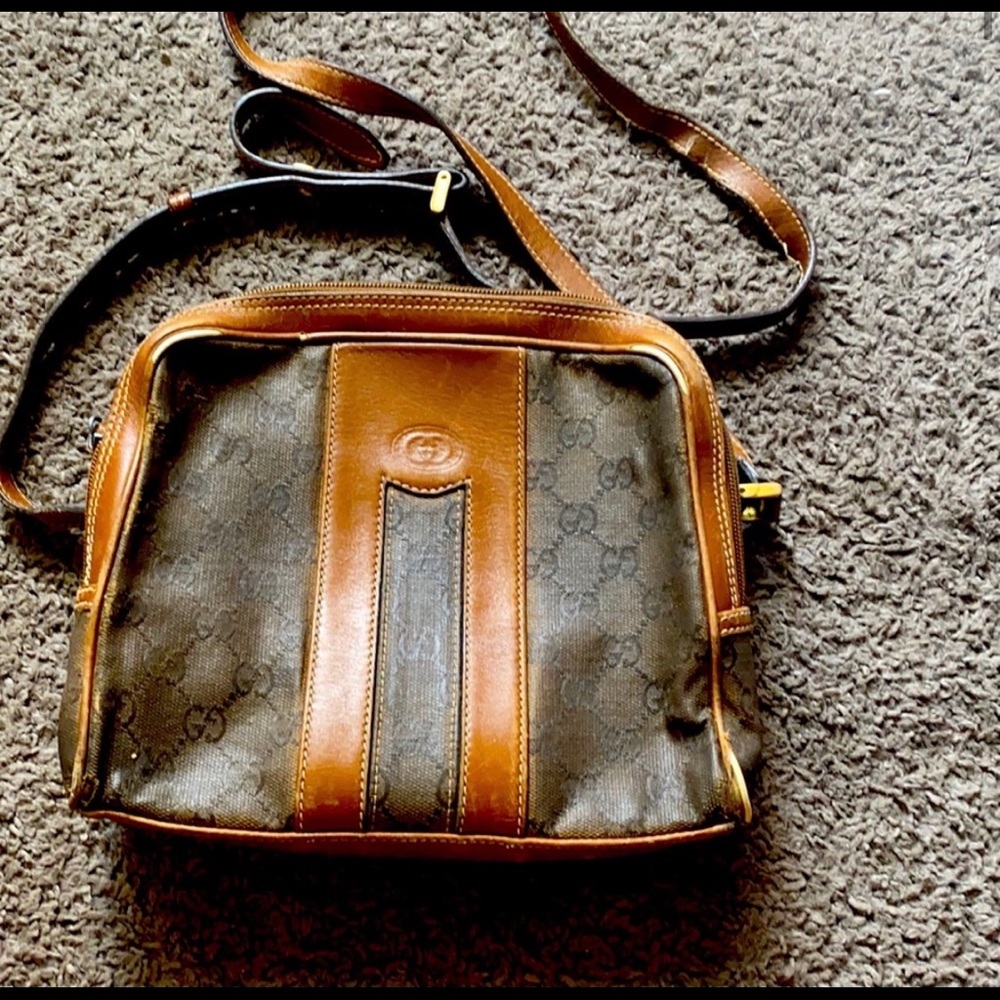 Vintage Gucci Cross Body 🤎